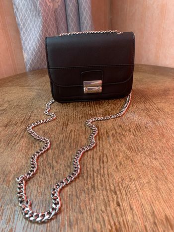 Sac à chaîne bandoulière • Mango