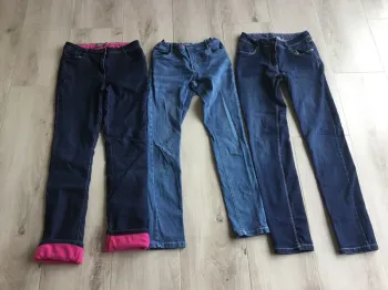 Lot pantalons en jeans