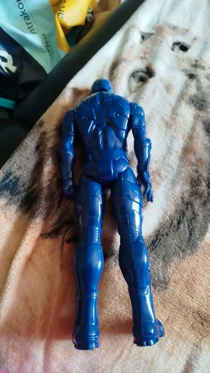 Figurine iron man bleu - photo numéro 2