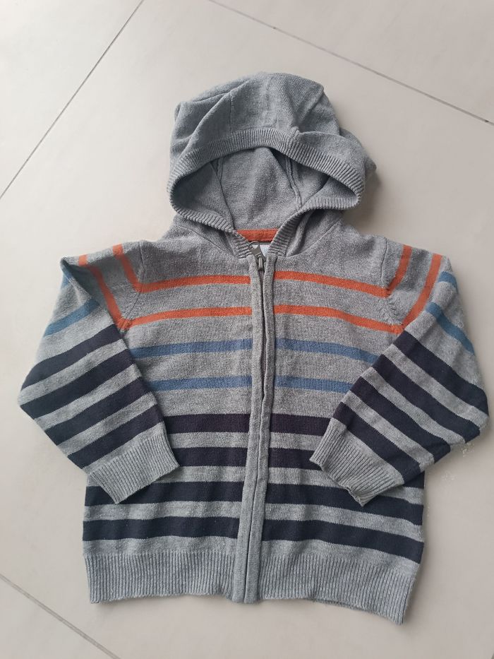 Gilet à capuche zippé