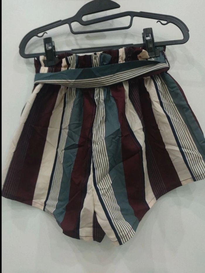 Short shein taille M(38) neuf - photo numéro 2