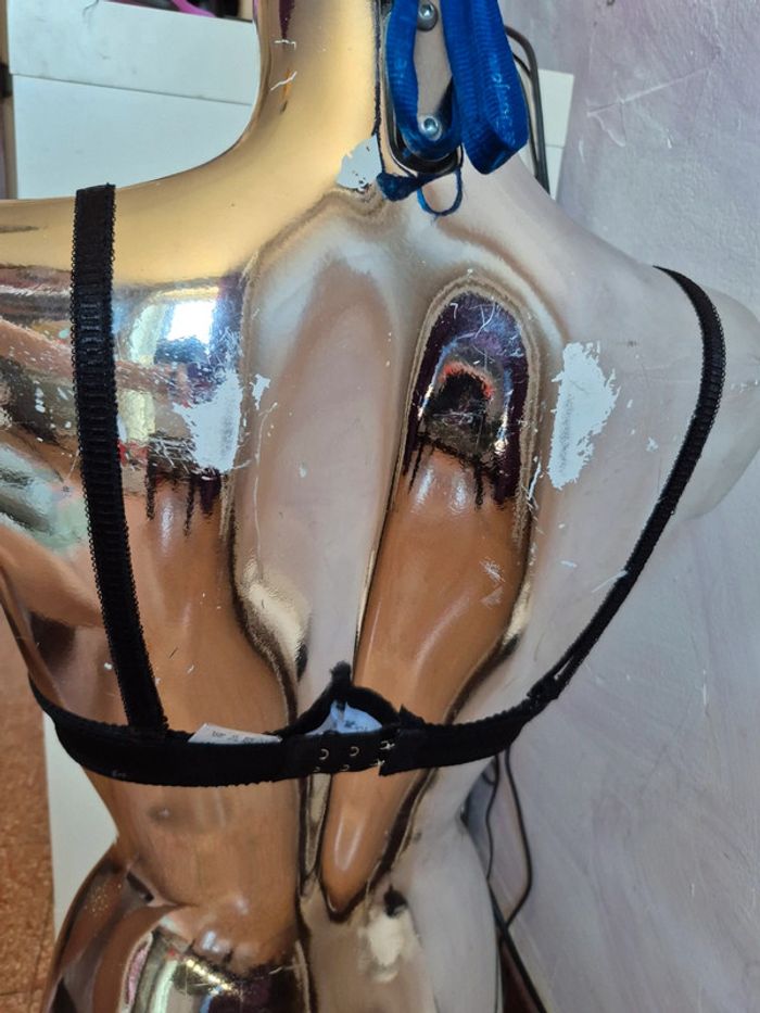 Soutien gorge - photo numéro 3