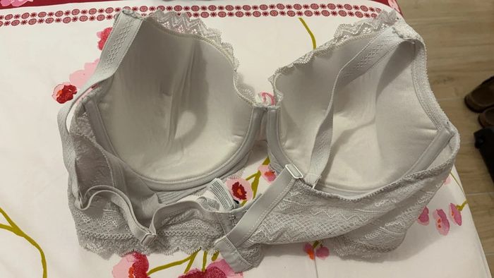 Soutien-gorge - photo numéro 2