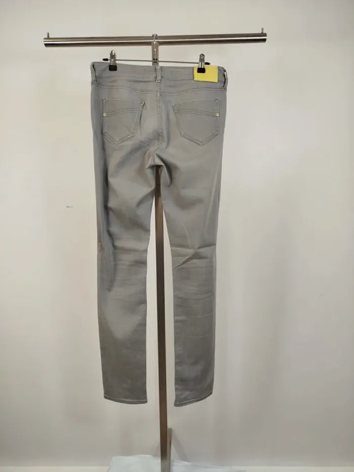 Jean slim gris Comptoir des Cotonniers - Taille 40 - Patch jaune signature A606 - photo numéro 10