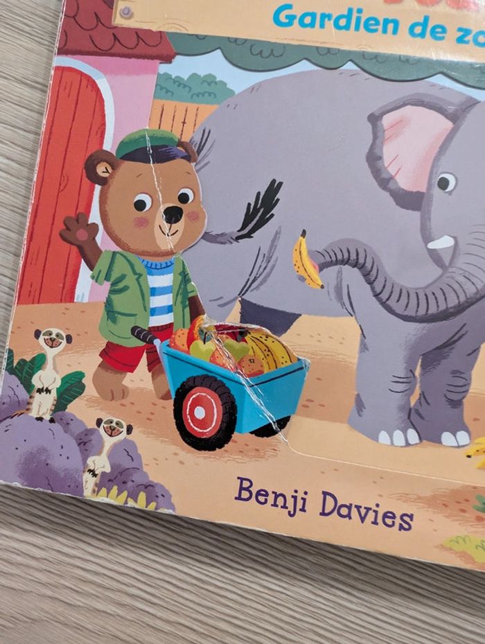 Livre enfant Pompon l'ourson Gardien de zoo - photo numéro 2