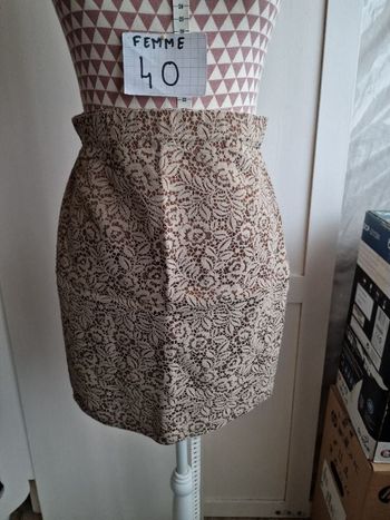 Jupe, beige/ marron, mini, en très très bon état, longueur 45cm, en acétate/ polyester/elasthanne