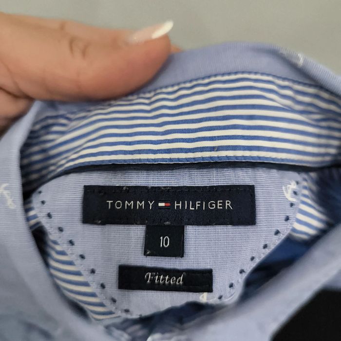 Chemise tommy Hilfiger taille 10 ans avec ancres et lettre H - photo numéro 9