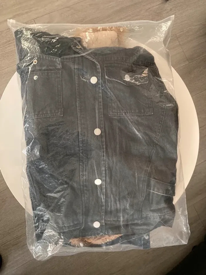 Veste en jean noire avec capuche Taille M-L - photo numéro 9