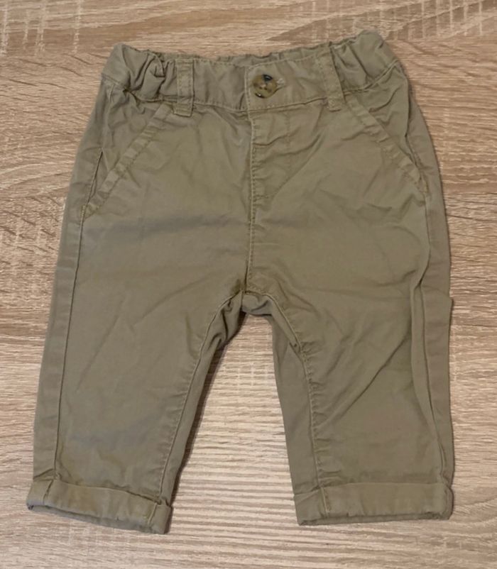 Lot de chinos Kiabi 3 mois - photo numéro 2