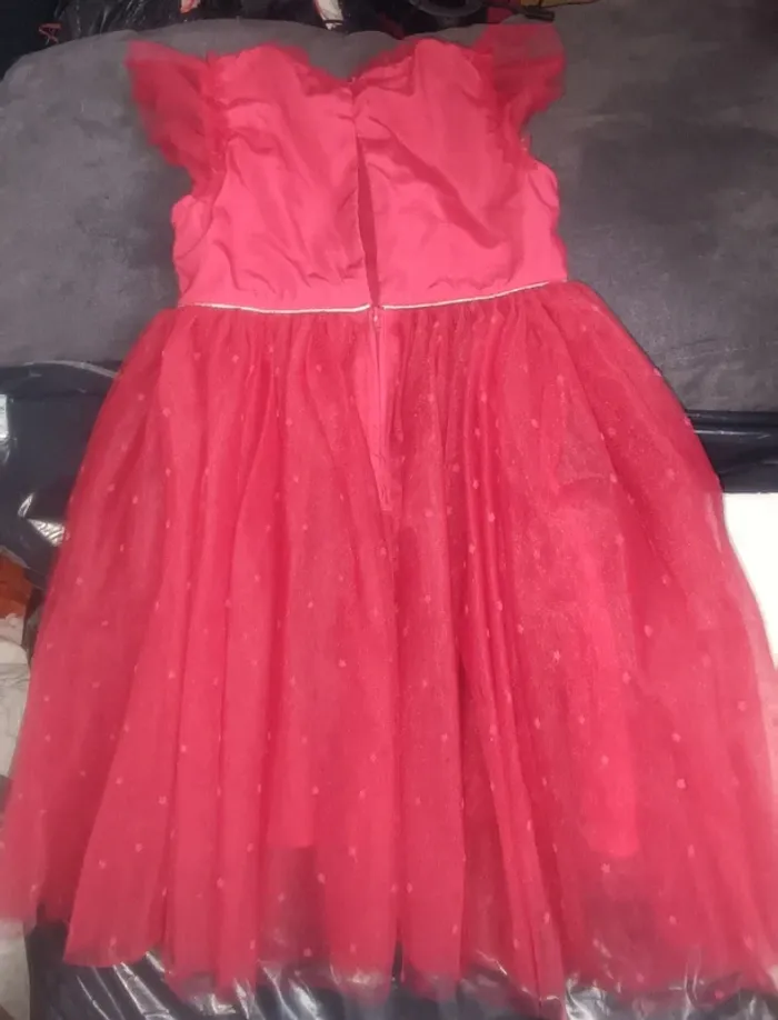 Robe rouge tape à l'oeil