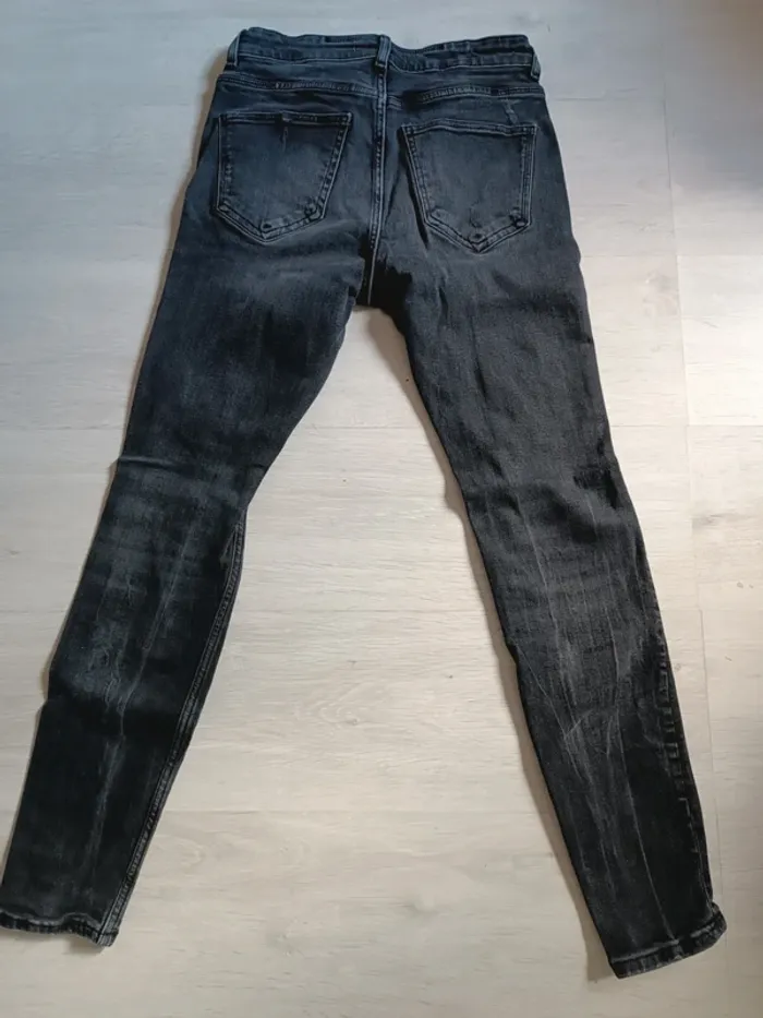 Jeans homme noir Zara taille 38 - photo numéro 2