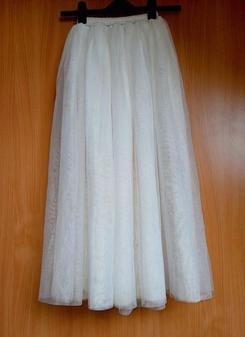 Jupe en tulle blanche taille unique.nouvelle collection