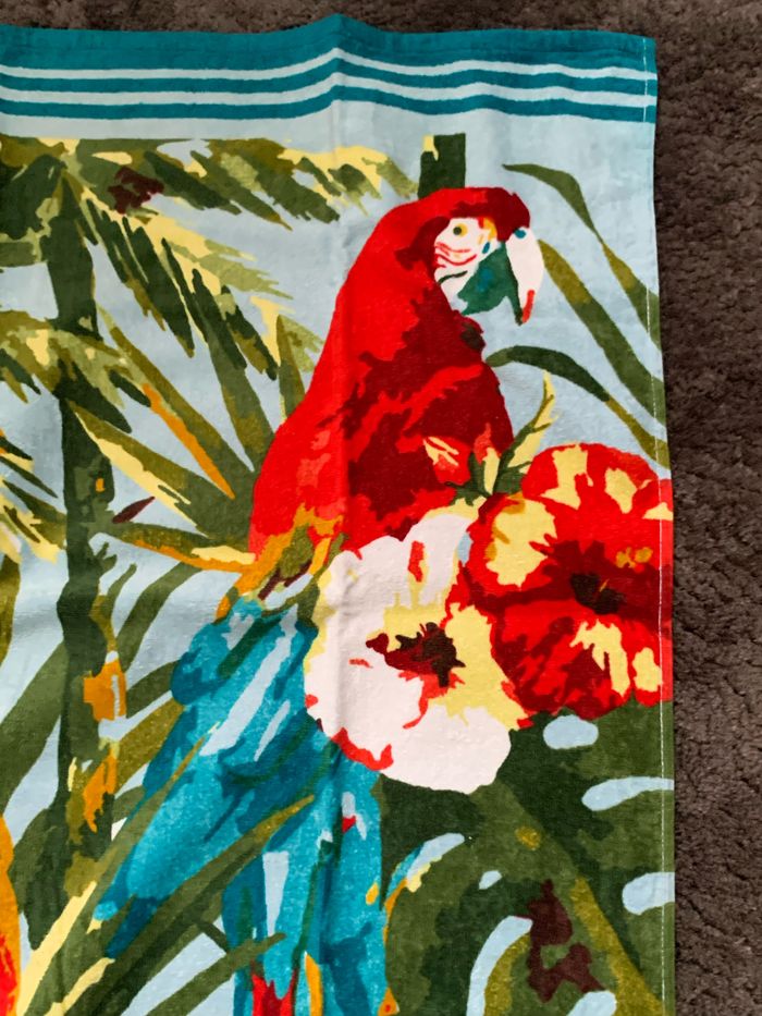 Serviette de plage neuve - photo numéro 3