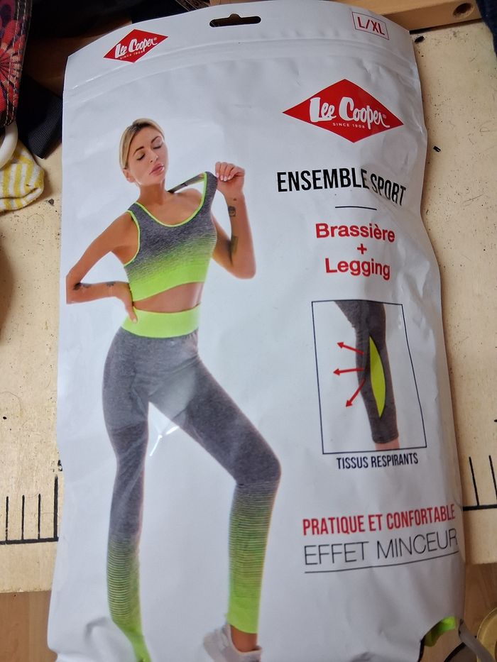 Ensemble leggings et brassière - photo numéro 2