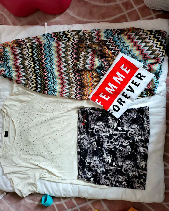 Lot 4 vêtements taille L
