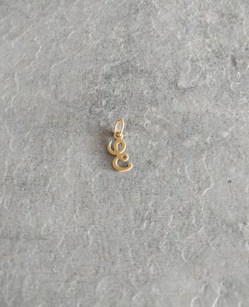 Pendentif initiale "E"