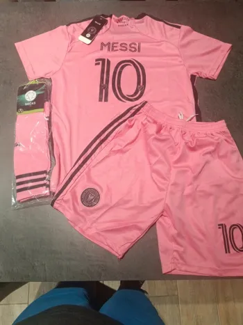 Tenue foot Léo Messi Inter Miami rose. T.30