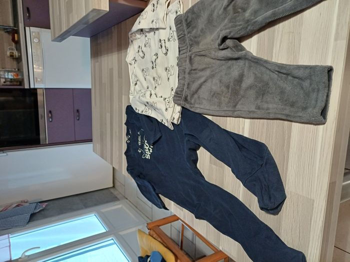 2 pyjamas garçons Taille 12 mois - photo numéro 2