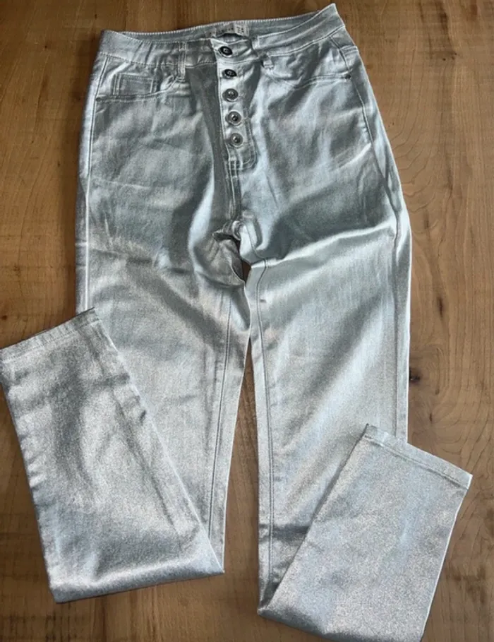 Pantalon argenté - photo numéro 3