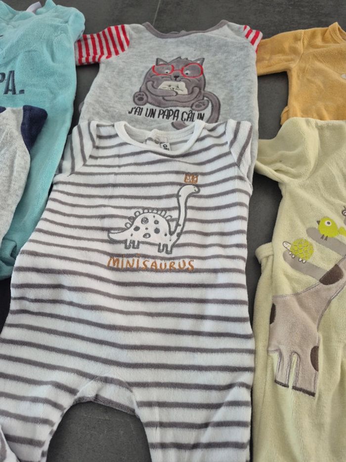 6 pyjamas velours 1mois - photo numéro 3