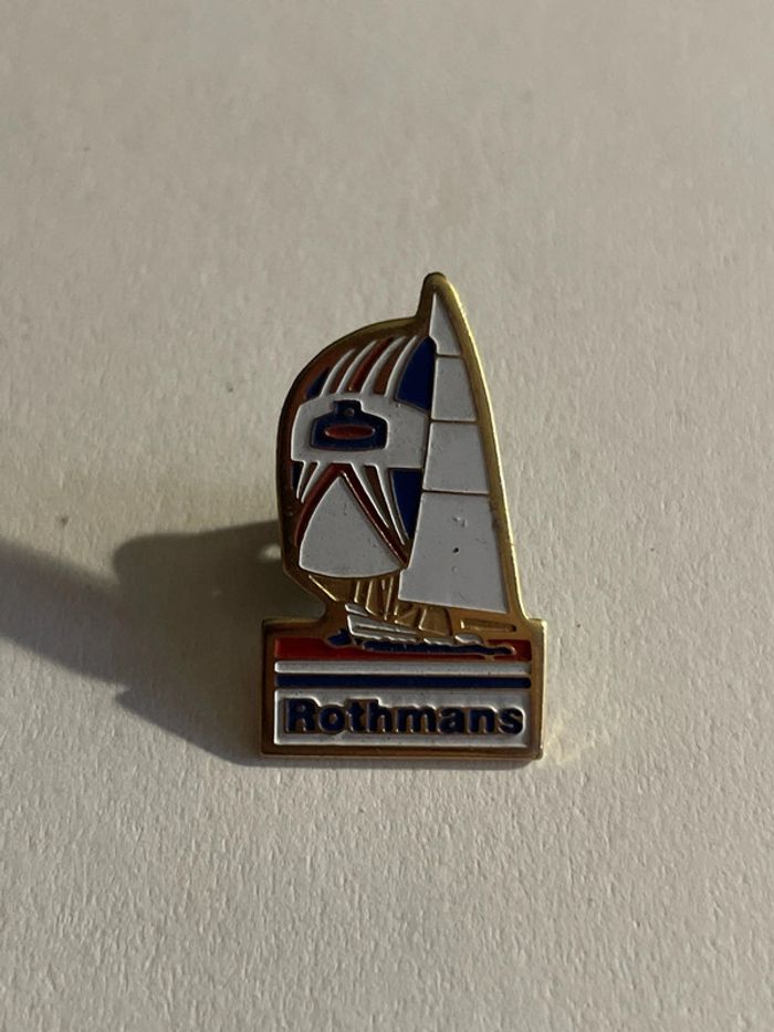 Pin’s Cigarette Tabac Voilier Rothmans