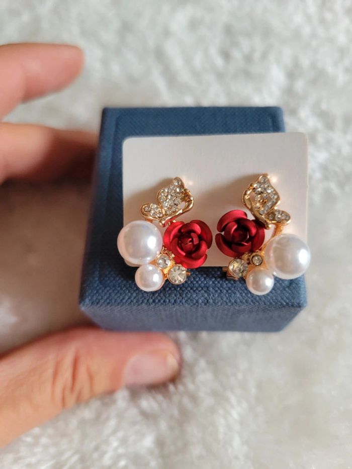 Boucles d'oreilles rose, perles et 🦋 - photo numéro 4
