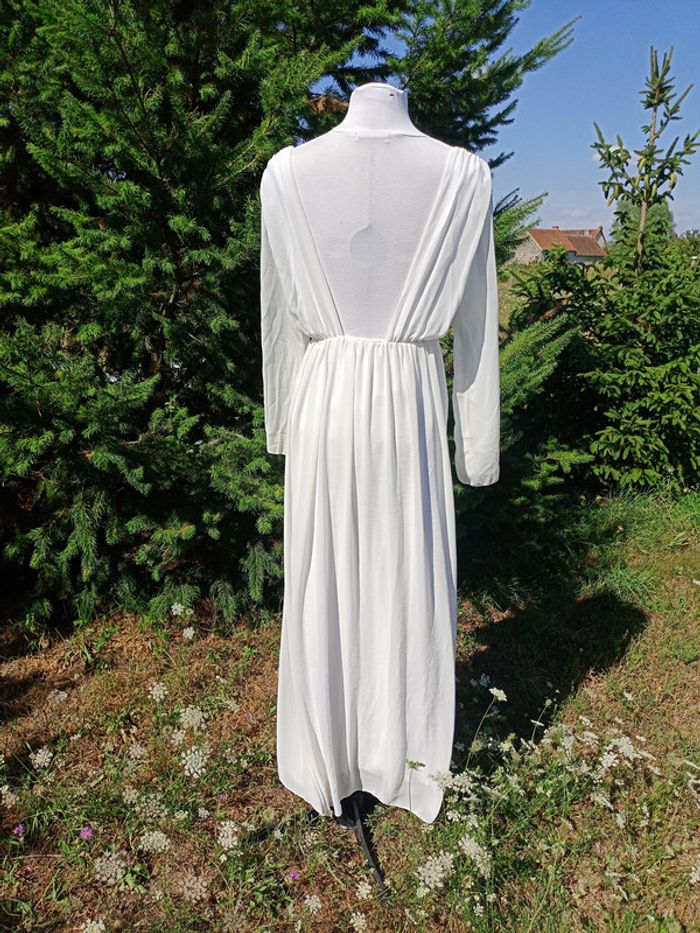 Robe de mariée Unique,  Taille 40/42/44 - photo numéro 2