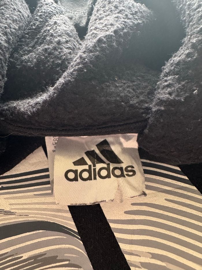 Pull Adidas à capuche enfant – Style sport / streetwear - photo numéro 3