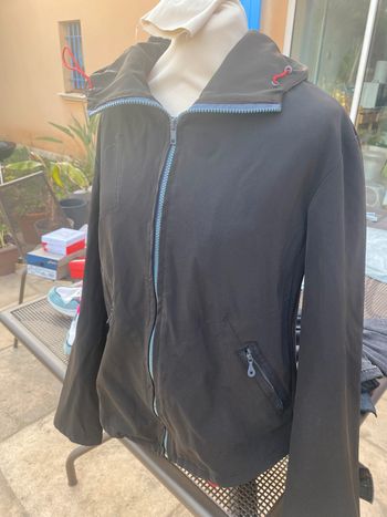 Veste noire, le jean de Marité et François Girbaud, taille 40