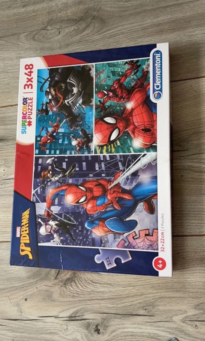 Puzzle spider man