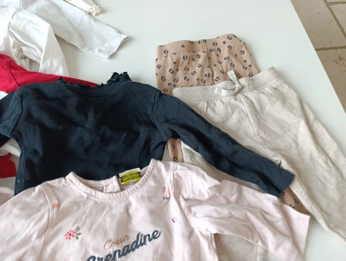 Lot vêtements 12 mois - photo numéro 3