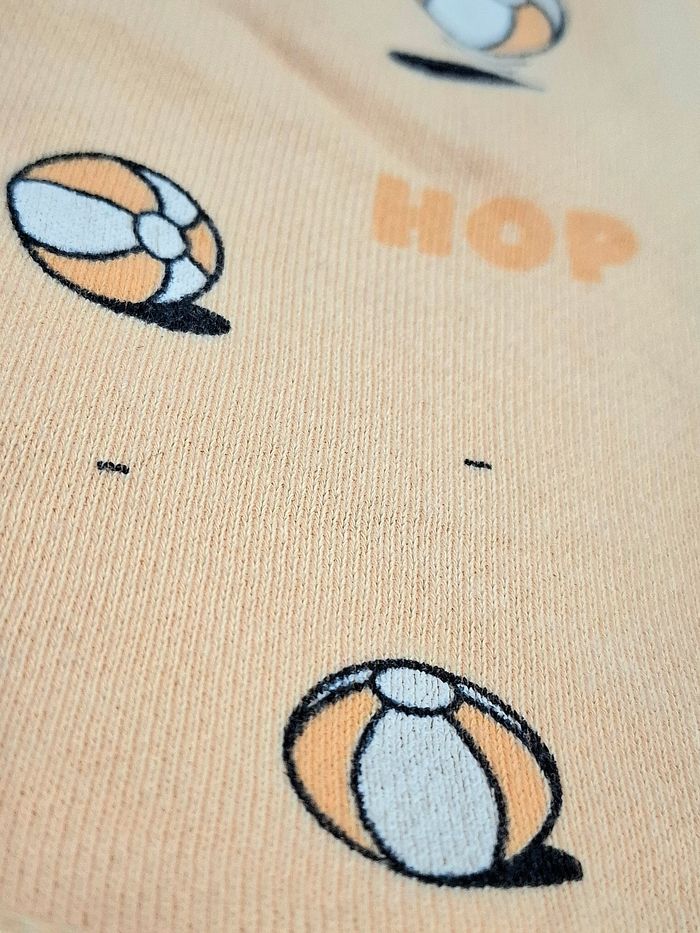 Short enfant garçon Kiabi – 24 mois / 2 ans – orange abricot – ballons de plage - photo numéro 6