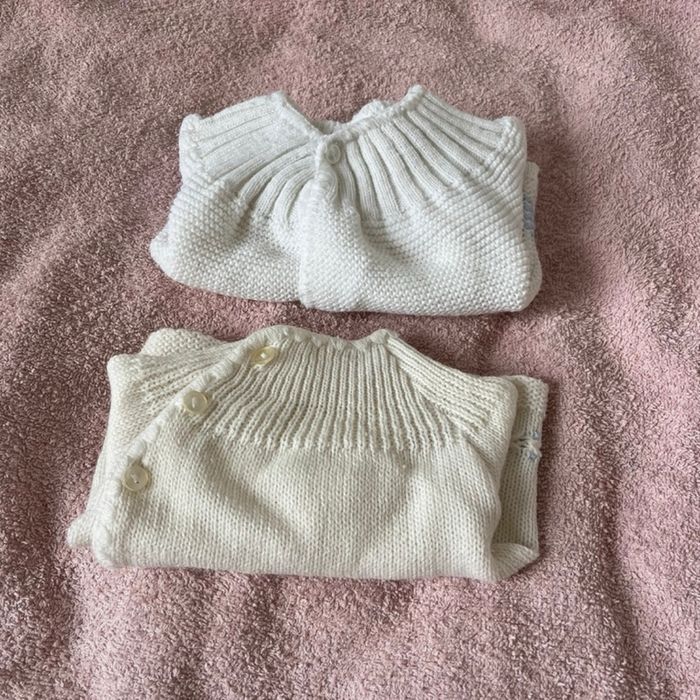 Lot de 2 gilets taille 1 mois