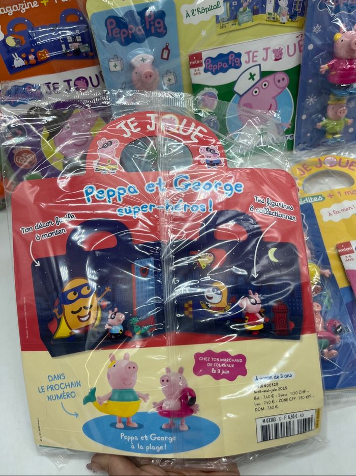 Lot de 5 magazines livre d’activités Peppa Pig Je joue avec ses figurines inédite - photo numéro 3