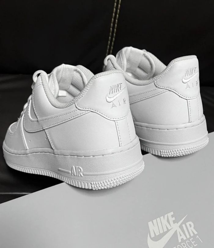Nike Air Force 1 taille 43 - photo numéro 5