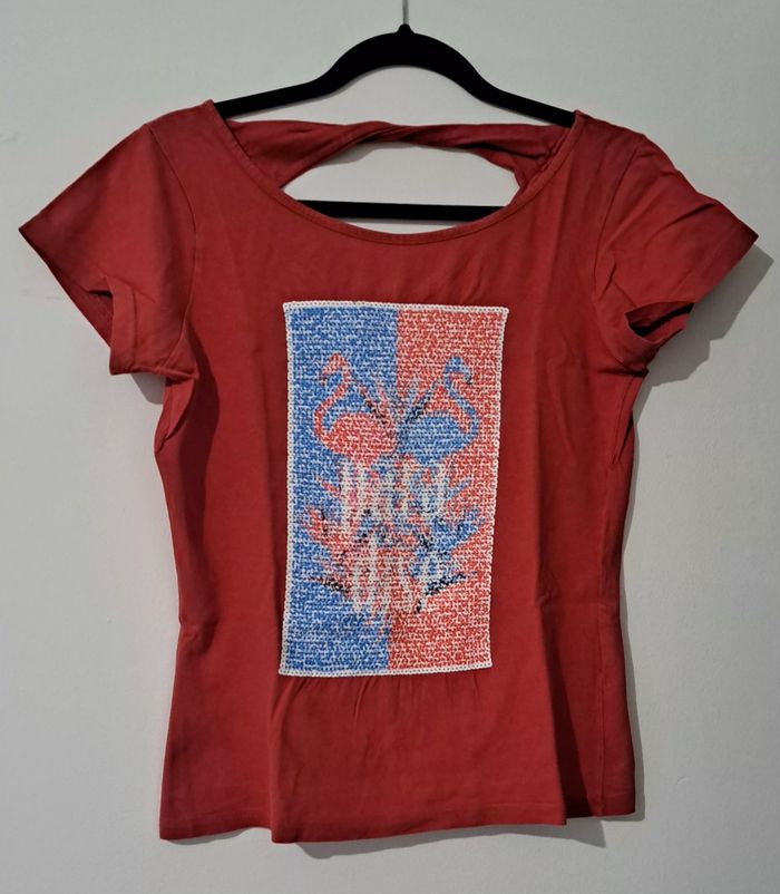 T-shirt rouge motif flamant