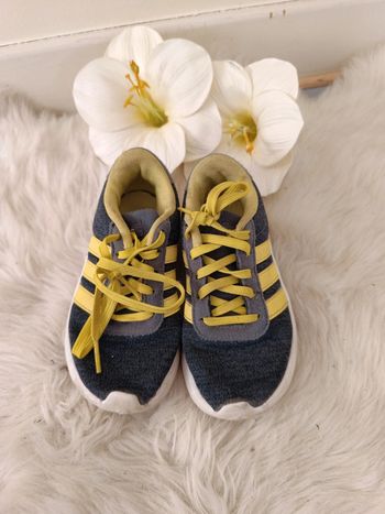 Basket adidas à lacets t 28