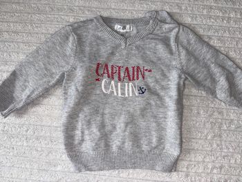 Pull captain câlin
