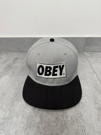 Casquette Obey grise et verte super état