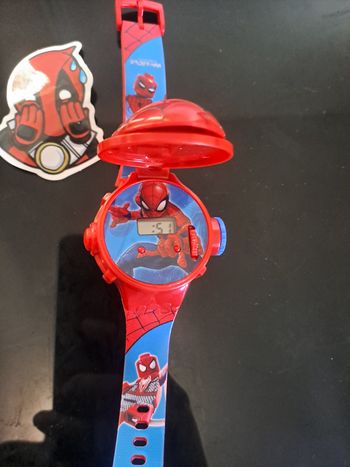 Montre spiderman avec projecteur des photos