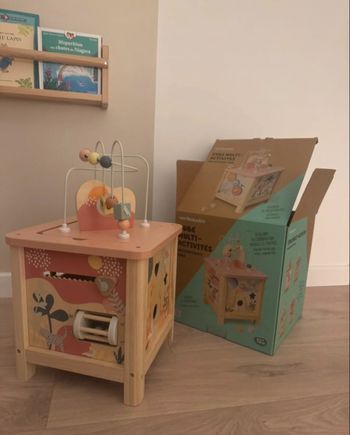 Cube multi-activités en bois neuf