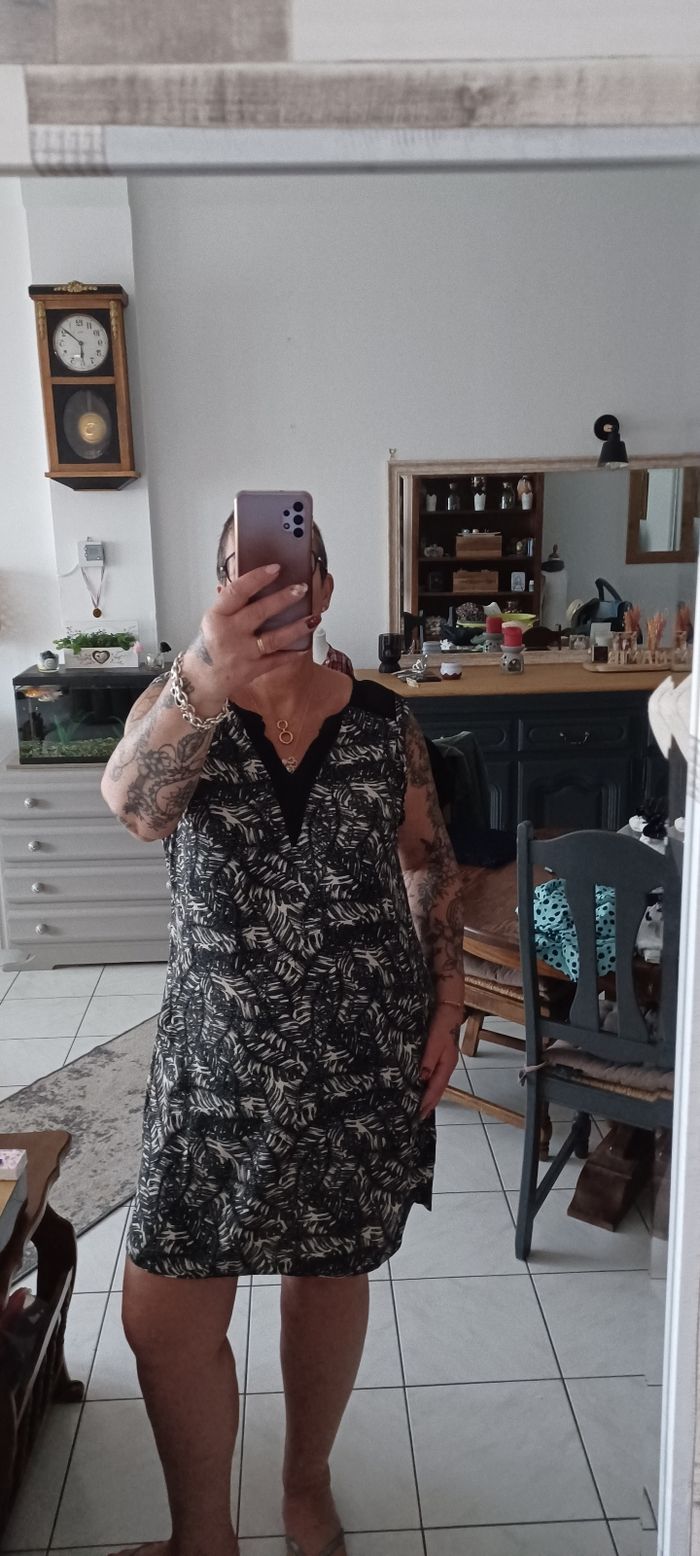 Très jolie robe femme T 48 - photo numéro 4