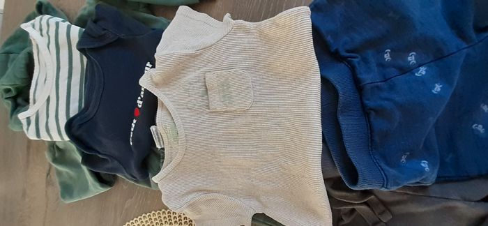 lot de vêtements bébé 18 mois - photo numéro 2