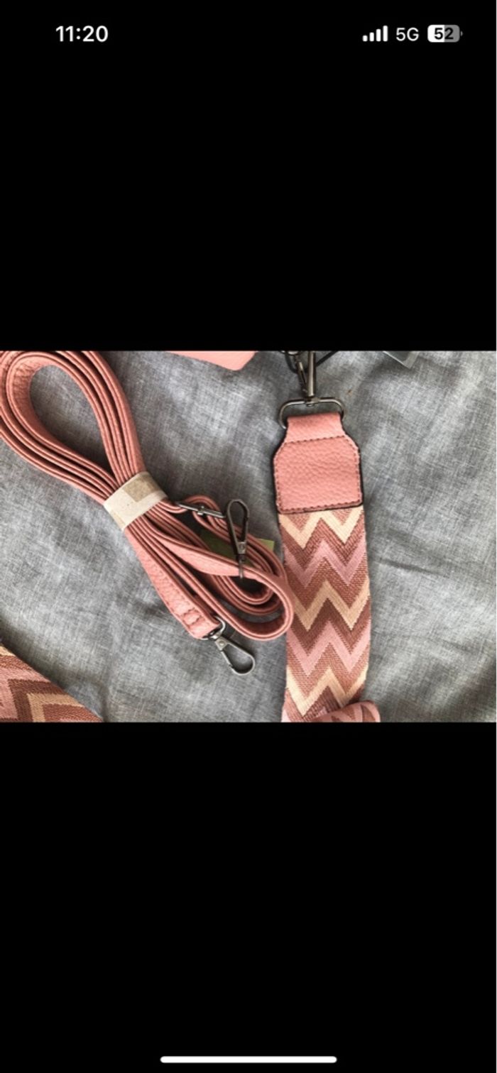 Sac a bandoulière rose - photo numéro 4