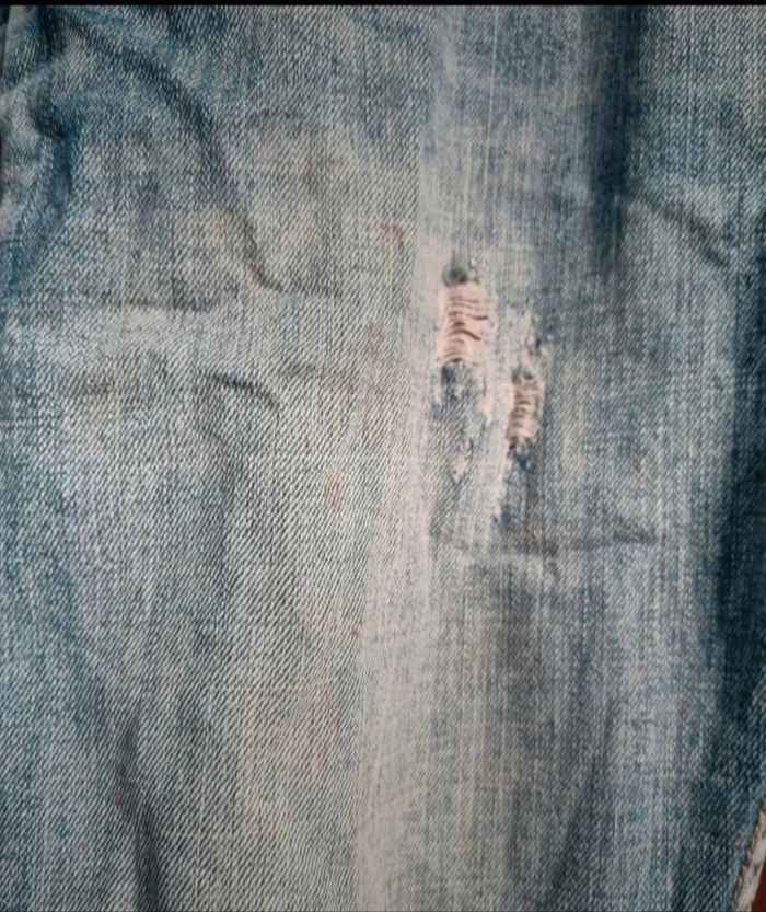 Jeans effet délavé et troués taille 48FR - photo numéro 10