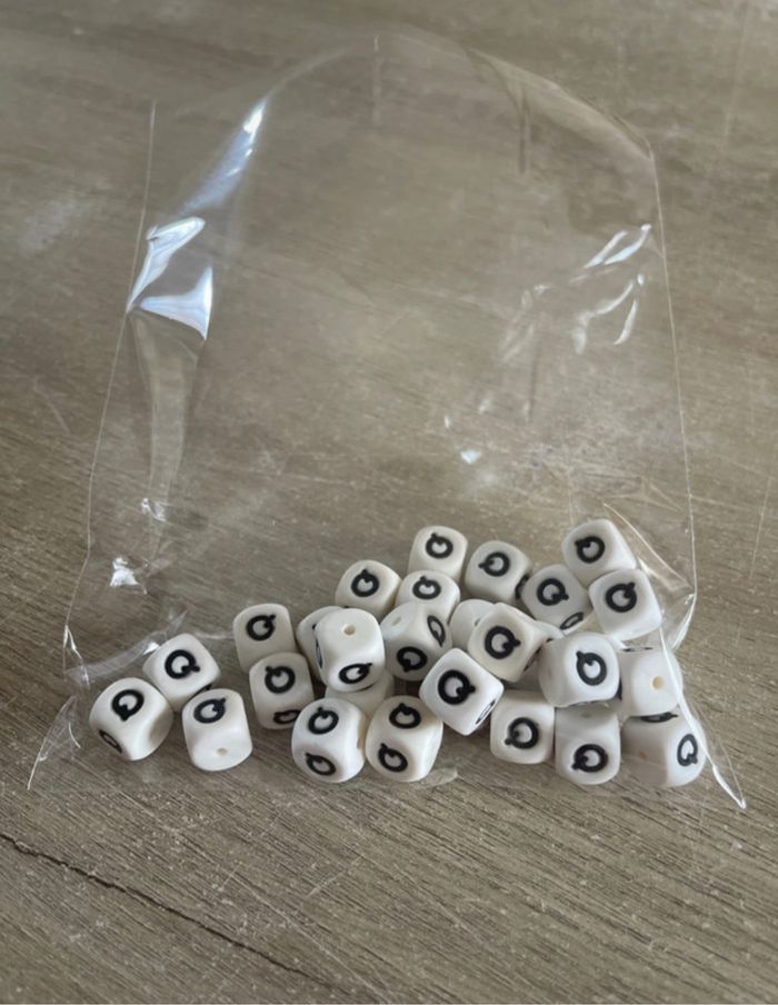 Perle silicone lettre Q