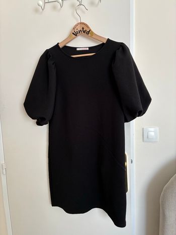 Robe noire courte à manches bouffantes Camaïeu – Taille M – Très bon état