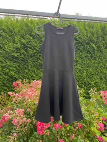 Robe noire patineuse