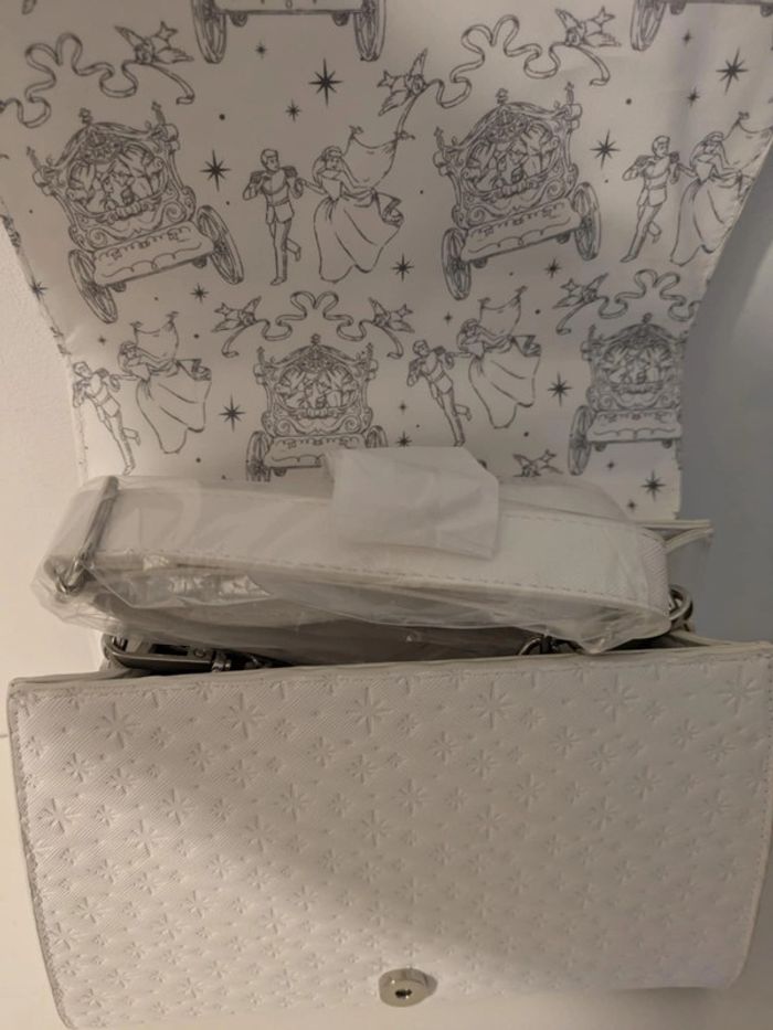 Sac à bandouliere Loungefly Cendrillon "Happily ever after" - photo numéro 9