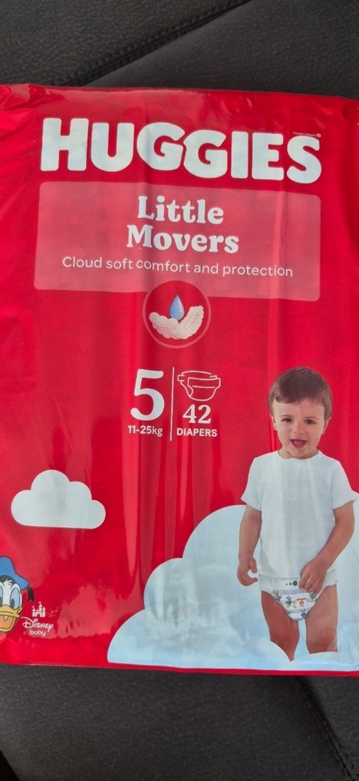 Lots de Couches  Huggies  taille  5